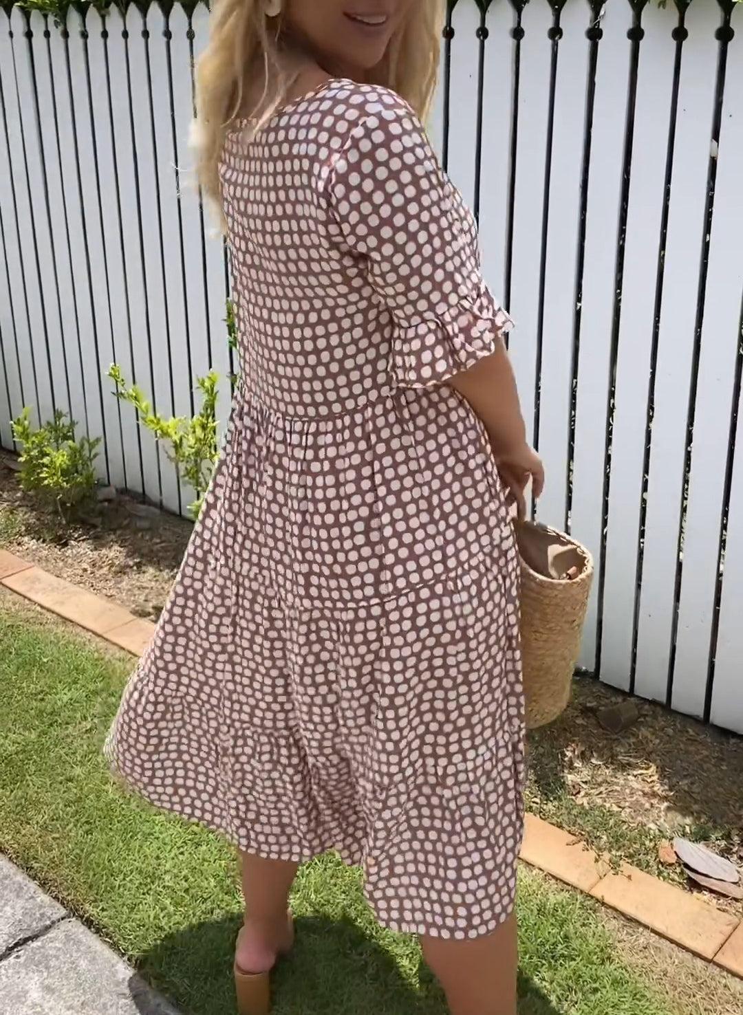 Fontaine™ | Nicola – Robe midi à manches courtes