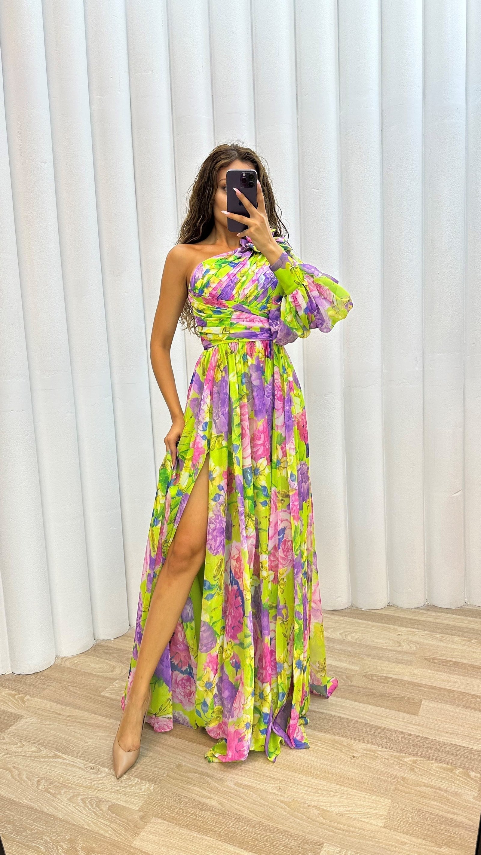 Alicia™ | Stunning Flowing Gown