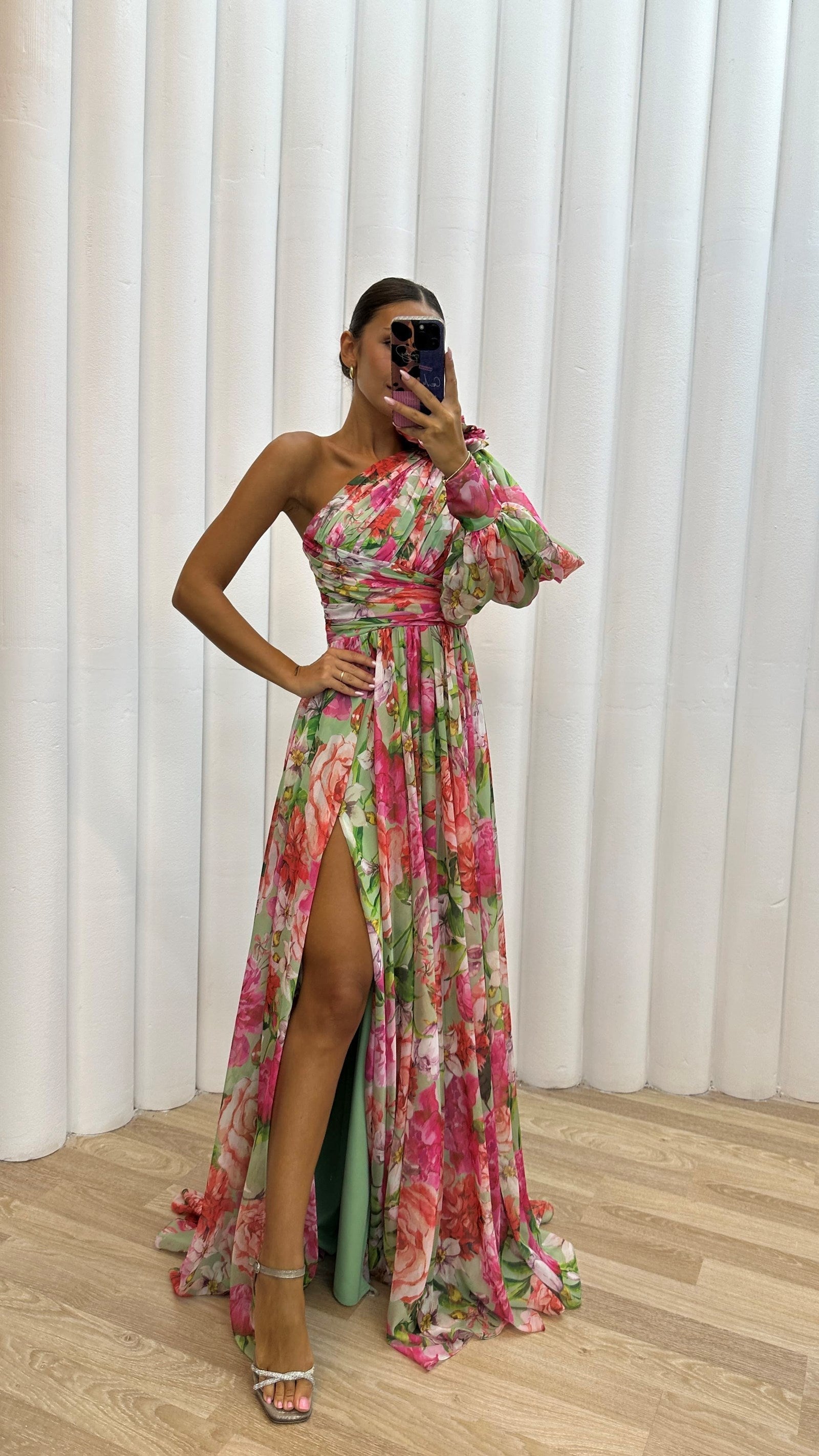 Alicia™ | Stunning Flowing Gown