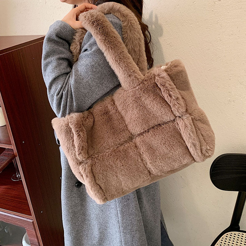 Fontaine™ | Dante – Sac à main effet peluche luxueux