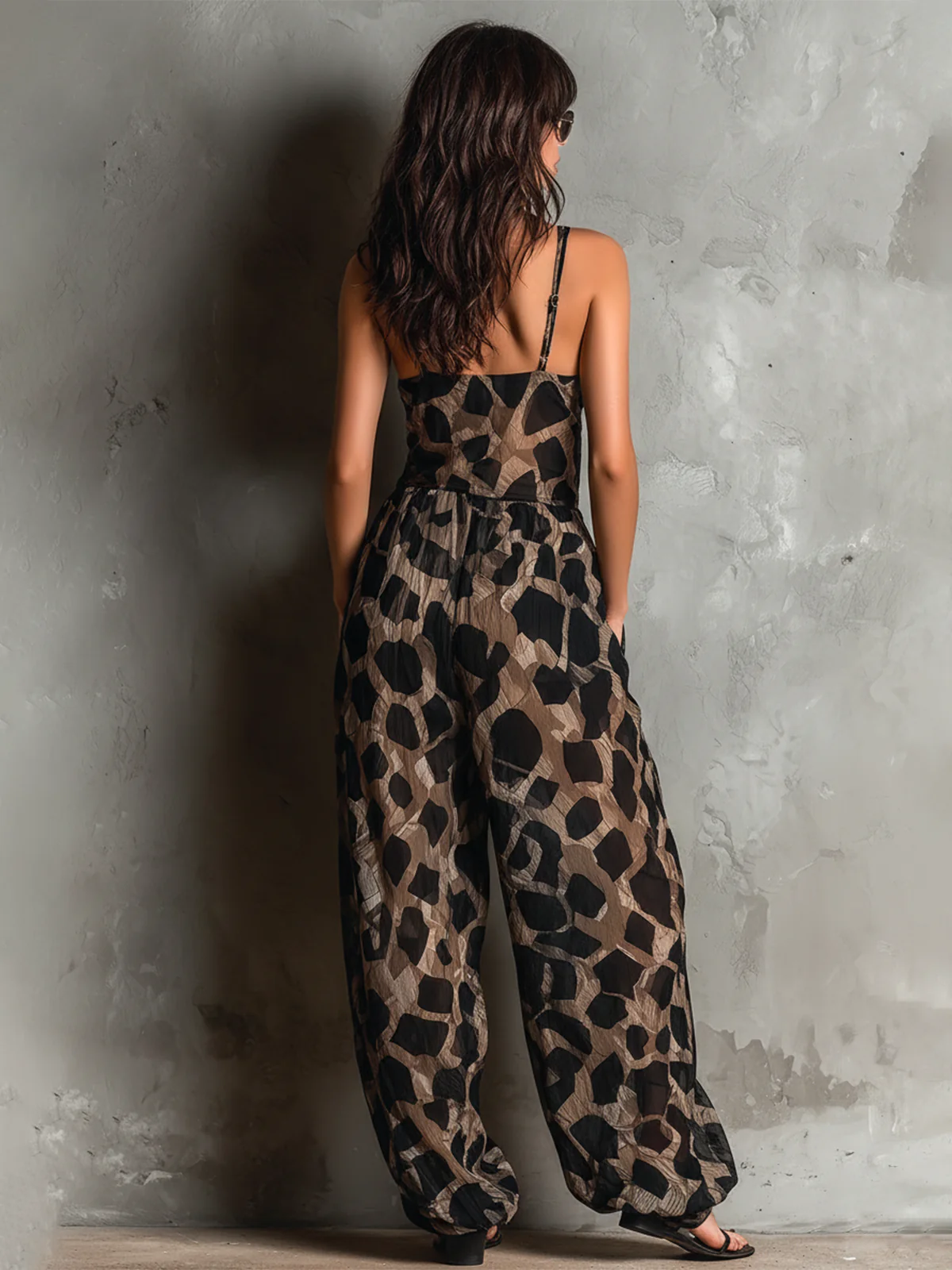 Combinaison ample en mousseline à encolure dos nu, imprimé animalier noir et jambes larges