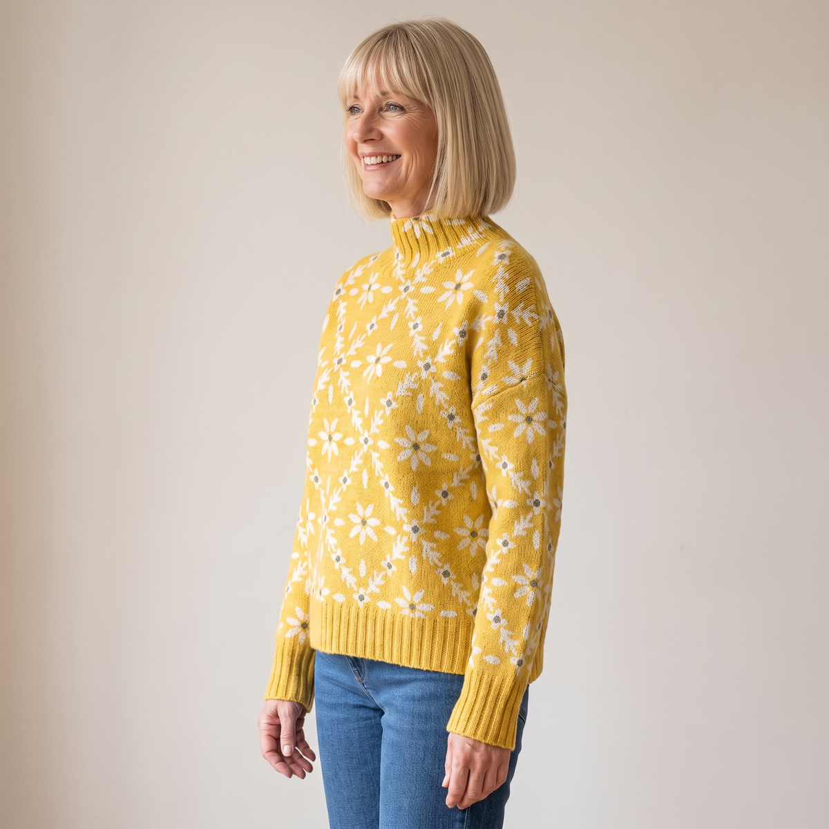 Daisy | Knitted Vintage Colour Block Floral Art
