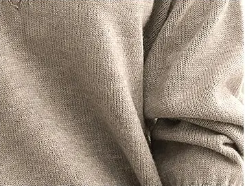 Avora | Plain V-Neck Jumper – Loose Fashion Knit