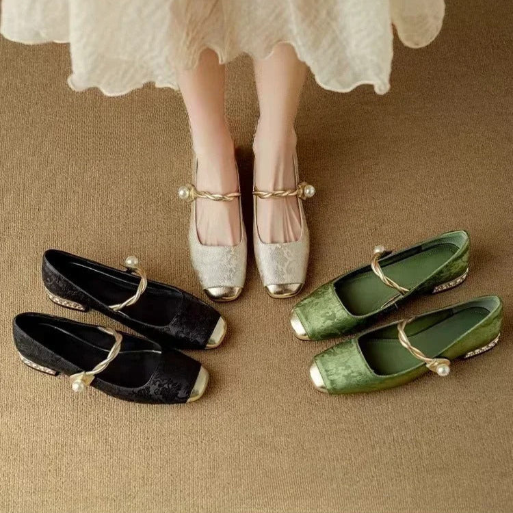 Aisha™ Elegant Vintage Look Flats