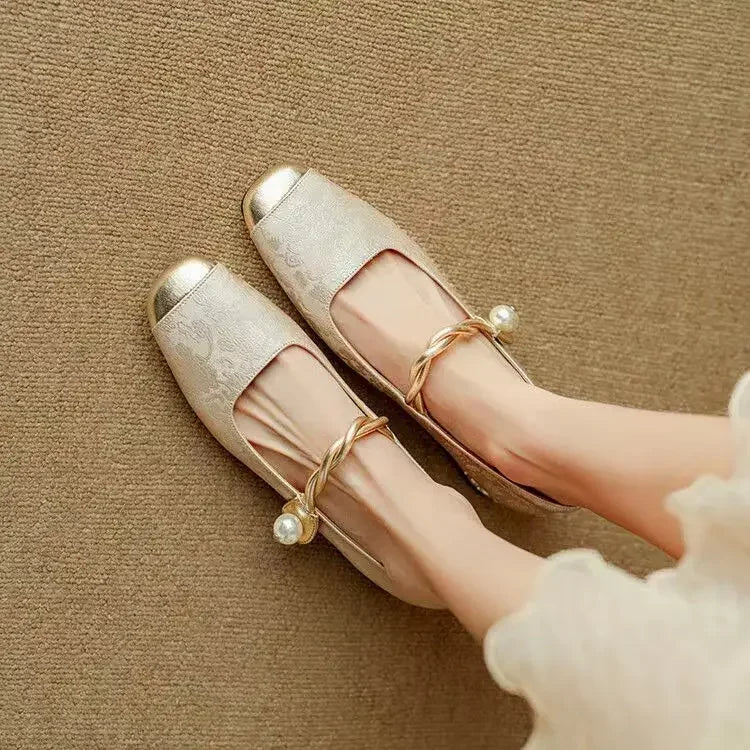 Aisha™ Elegant Vintage Look Flats