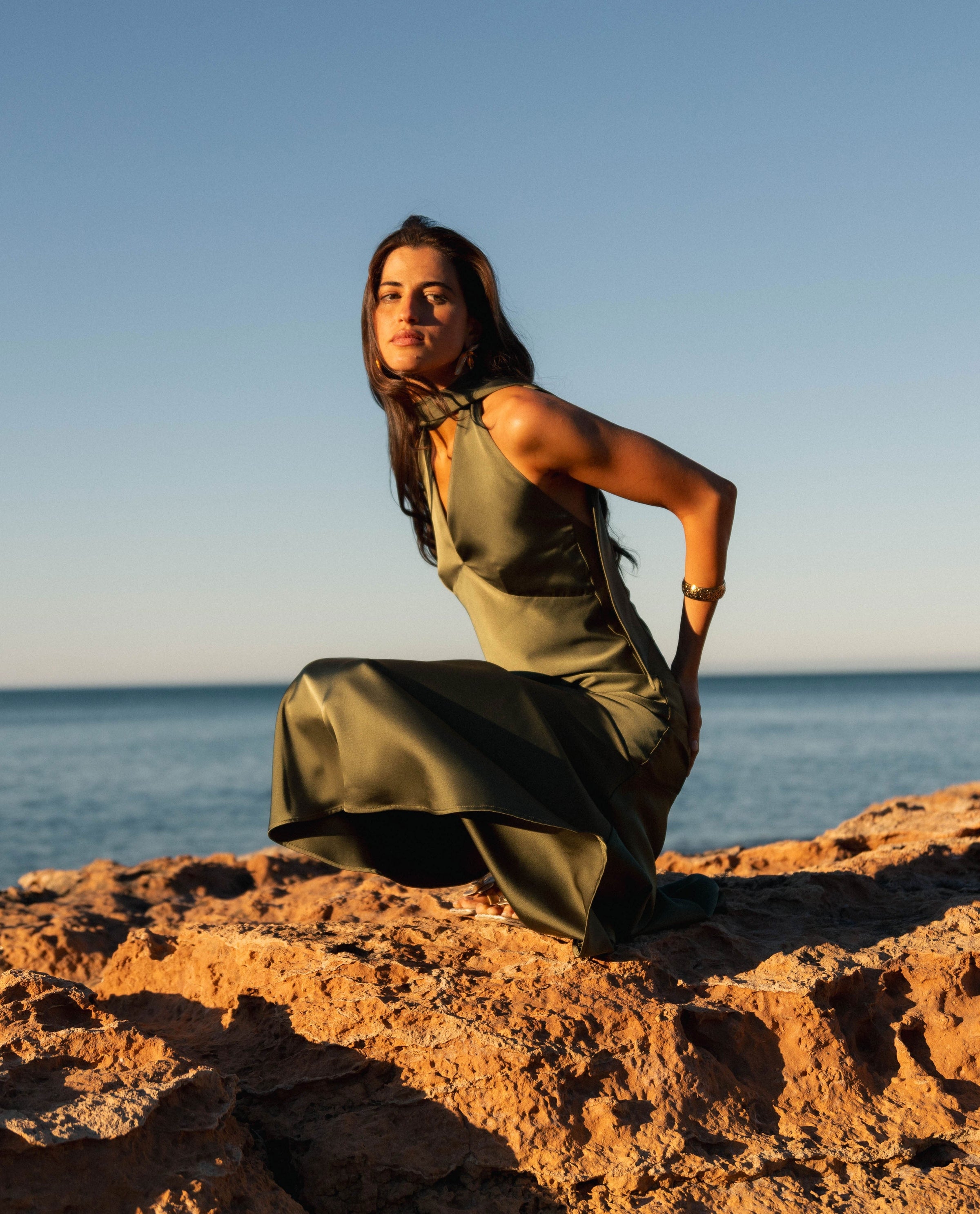 Fontaine™ | Almudena – Robe fluide vert olive