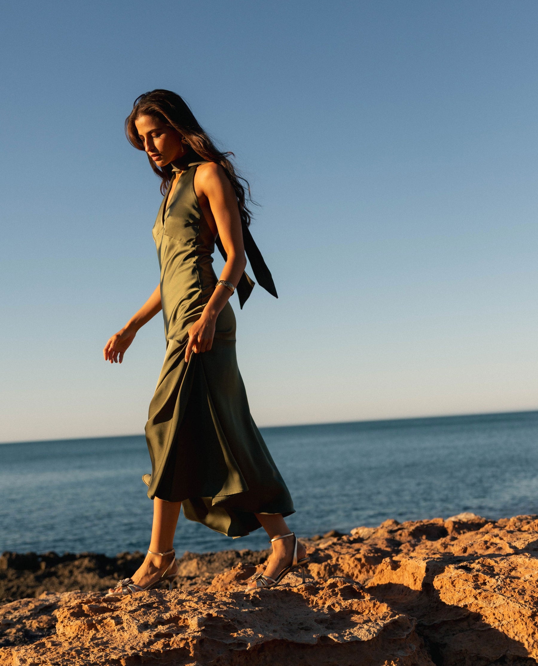 Fontaine™ | Almudena – Robe fluide vert olive